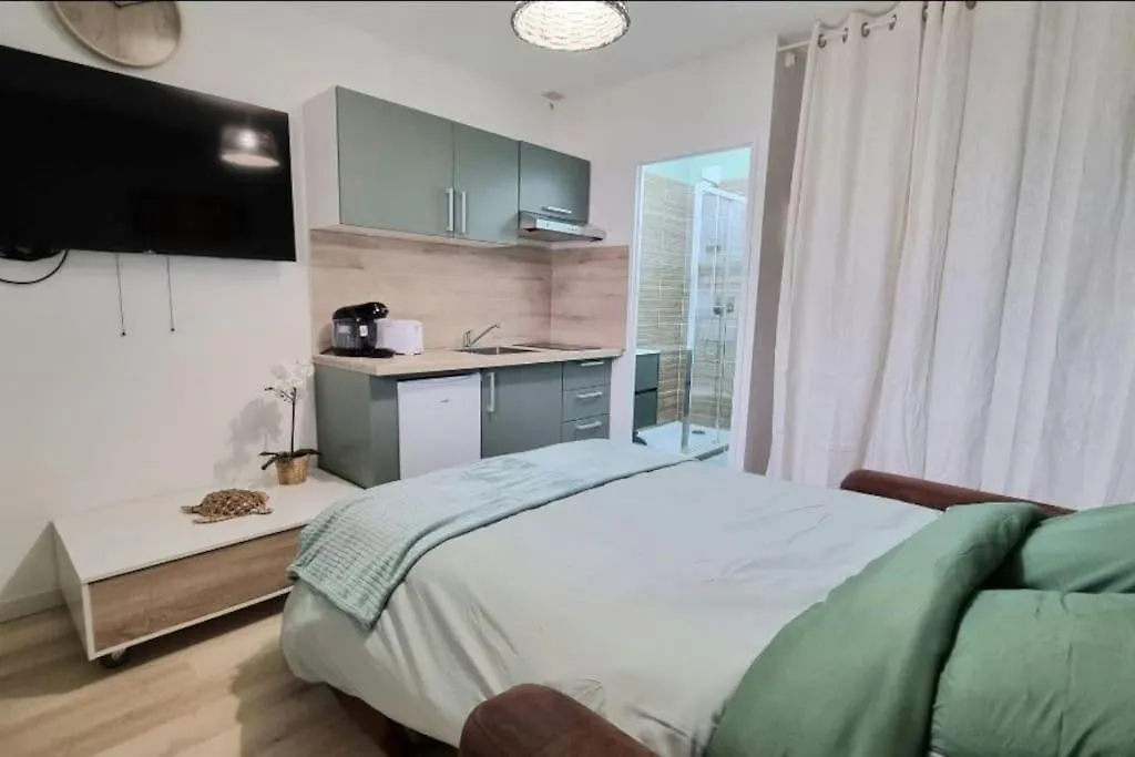 Apartment Chez K&D Studio Nature Avec Piscine St Raphael Saint-Raphael  France