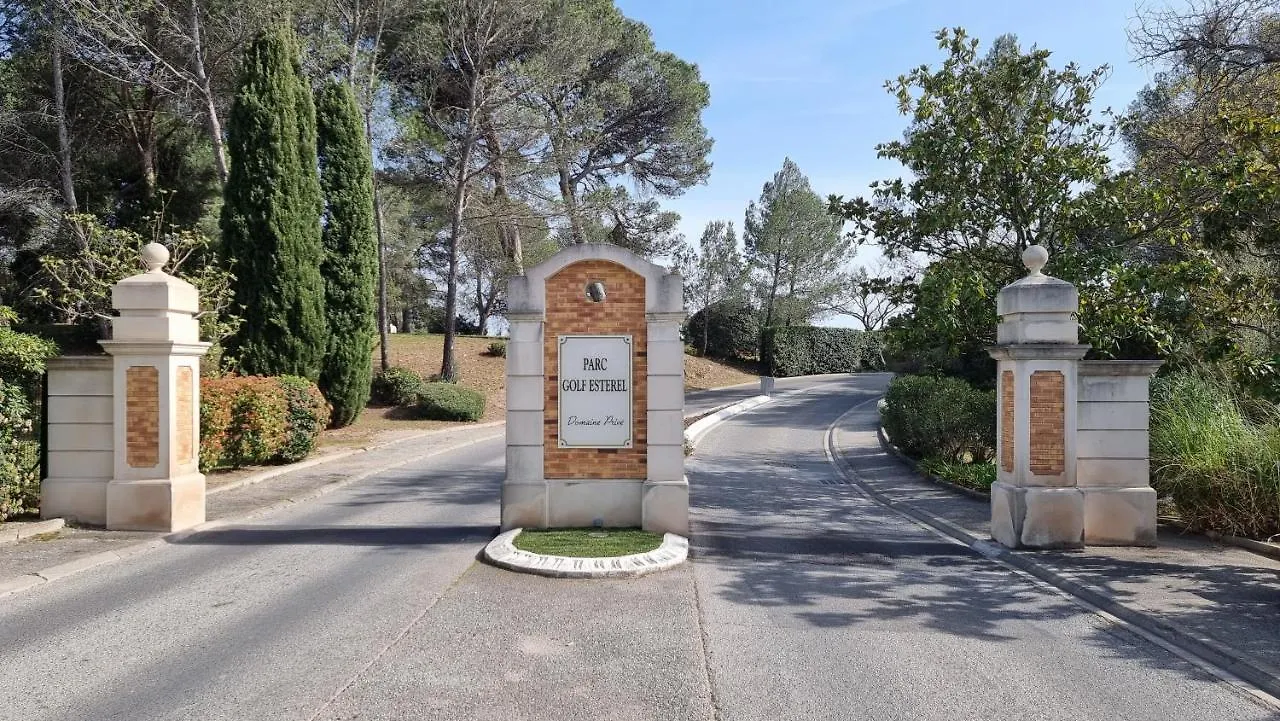 Chez K&D Studio Nature Avec Piscine St Raphael Saint-Raphael